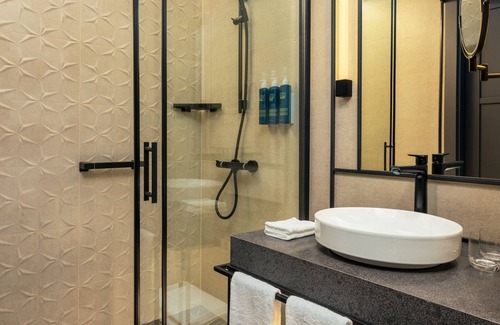 Ujlipotvaros Hotel | Elegant Four Points by Sheraton Budapest Danube Awaits You