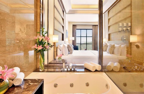 Srinagar Hotel | Relax at Four Points By Sheraton Srinagar: Family-Friendly Stay