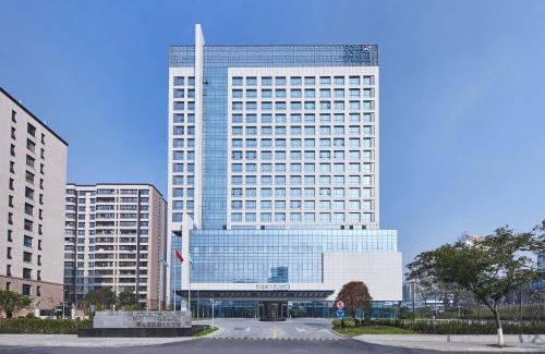 Nanhu Qu Hotel | Relax at Four Points by Sheraton Jiaxing with Oceanfront Views