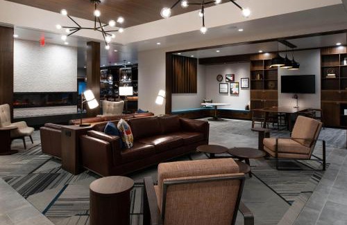 Olathe Hotel | Family-Friendly Four Points by Sheraton Kansas City Olathe