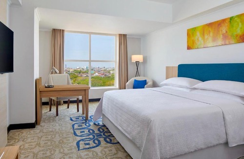 Makassar Hotel | Discover Four Points by Sheraton Makassar with Ocean Views