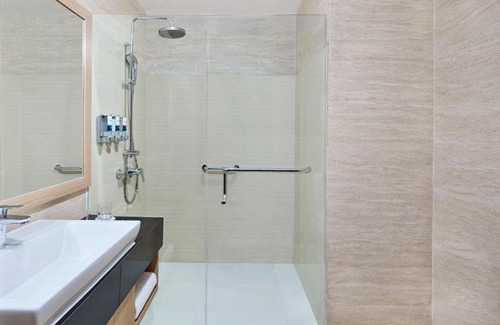 Makassar Hotel | Discover Four Points by Sheraton Makassar with Ocean Views