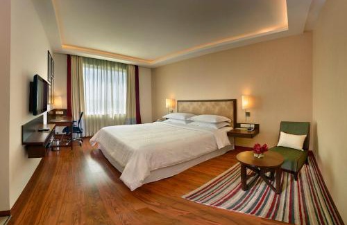 South West Hotel | Elegant Four Points by Sheraton New Delhi, Airport Highway