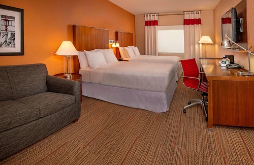 Christiana Hotel | Explore Four Points by Sheraton Newark with Spa & Dining