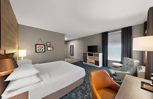 Plano Hotel | Inviting Four Points by Sheraton Plano with Pool & Spa