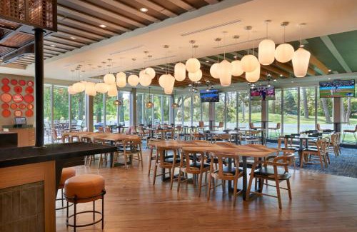 Point Edward Hotel | Relaxing Retreat at Four Points by Sheraton Point Edward