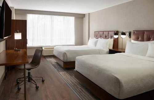 Point Edward Hotel | Relaxing Retreat at Four Points by Sheraton Point Edward
