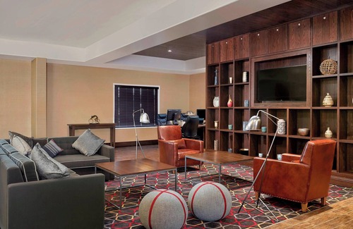 Regina Hotel | Inviting Four Points By Sheraton Regina with Spa & Pool