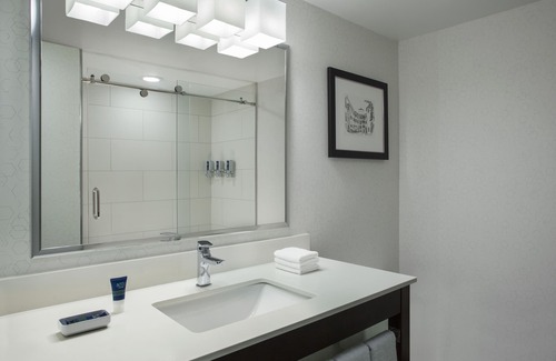 North Chesterfield Hotel | Discover Four Points by Sheraton Richmond with Pool & Spa