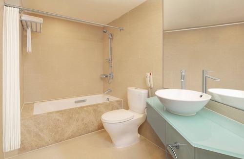 Lujiazui Hotel | Discover Four Points by Sheraton Shanghai, Pudong Hotel