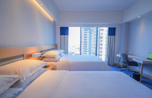 Surabaya Hotel | Premier Four Points by Sheraton Surabaya with Pool & Dining