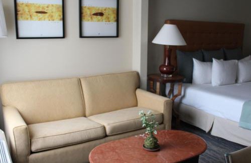 Santa Ana Hotel | Quality Hotel Real San Jose: Family-Friendly with Pool Access