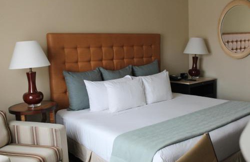 Santa Ana Hotel | Quality Hotel Real San Jose: Family-Friendly with Pool Access