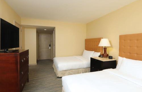 Santa Ana Hotel | Quality Hotel Real San Jose: Family-Friendly with Pool Access