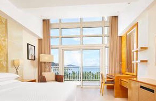 Wanning Hotel | Relaxing Getaway at Four Points by Sheraton Shenzhou Peninsula
