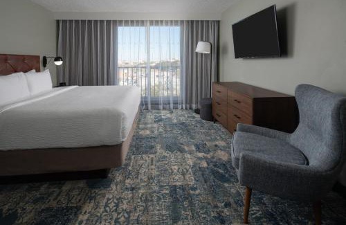 Westshore Hotel | Relax at Four Points by Sheraton Suites Tampa Airport