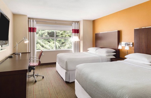 Guildford Hotel | Discover Four Points by Sheraton Surrey: Family-Friendly Retreat