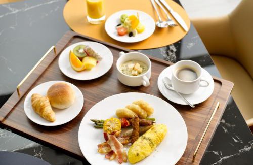 Ingye-dong Hotel | Relax at Four Points by Sheraton Suwon with Pool & Ocean Views