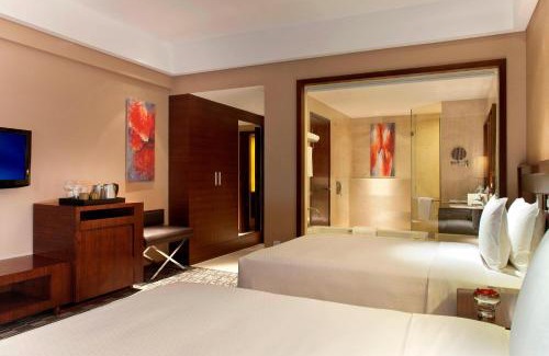 Taicang Hotel | Elegant Four Points by Sheraton Taicang with Ocean Views