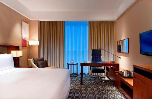 Taicang Hotel | Elegant Four Points by Sheraton Taicang with Ocean Views