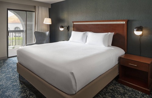 Tucson Hotel | Pet-Friendly Getaway at Four Points by Sheraton Tucson