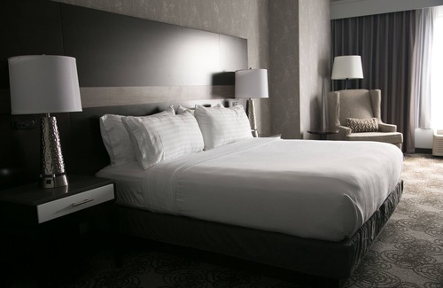 Homewood Hotel | Relaxing Getaway at Four Points by Sheraton Birmingham Homewood