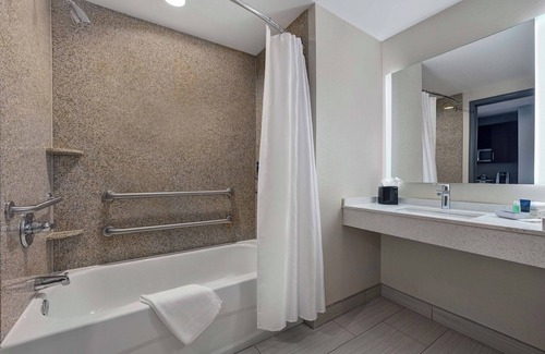 Homewood Hotel | Relaxing Getaway at Four Points by Sheraton Birmingham Homewood