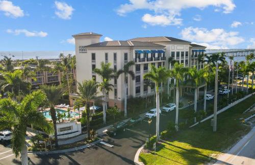 Punta Gorda Hotel | Relax at Four Points by Sheraton Punta Gorda Harborside