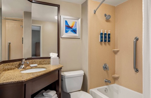 Westchester Hotel | Eco-Friendly Getaway at Four Points by Sheraton Chicago