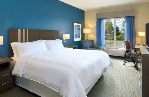 Williston Hotel | Discover Four Points by Sheraton Williston - Family-Friendly Stay