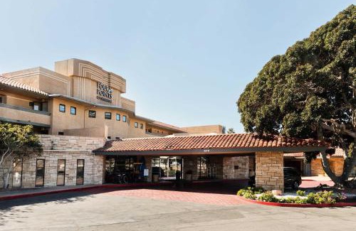 Ventura Hotel | Experience Four Points by Sheraton Ventura Harbor Resort