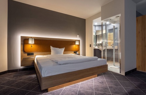 Tiefenbroich Hotel | Stylish Stay at Precise House Düsseldorf Airport - 4 Stars