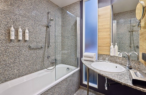 Tiefenbroich Hotel | Stylish Stay at Precise House Düsseldorf Airport - 4 Stars