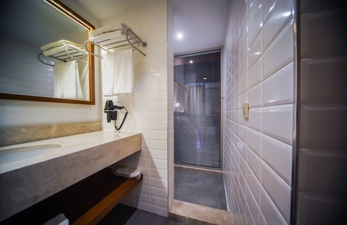 Nilufer Hotel | Discover Comfort at Four Points Express by Sheraton Bursa
