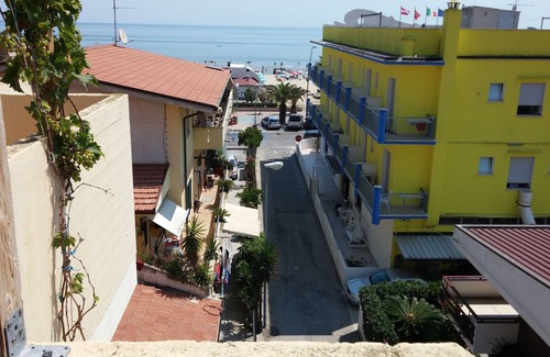 Tortoreto Lido Apartment | Beautiful B2 Apartment with Sea View, Steps from the Beach