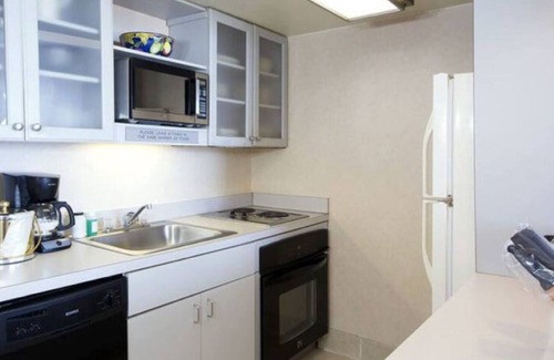 Northeast Virginia Beach Resort | Four Sails Resort Oceanfront condo with 2 Oceanfront Balconies