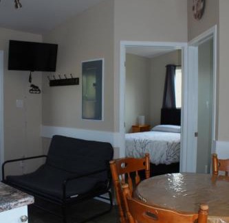 South Algonquin Cabin | Explore Four Seasons Algonquin Cabins with Ocean Views