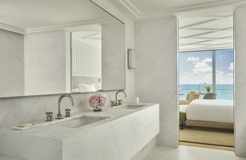 Surfside Hotel | Experience Elegance at Four Seasons Hotel Surf Club