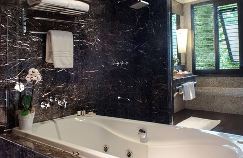 Financial District Hotel | Experience Elegance at Four Seasons Hotel Bogotá Casa Medina