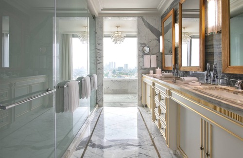 Senayan Hotel | Premier Four Seasons Hotel Jakarta: 5-Star Comfort Awaiting