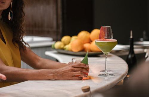 Sao Sebastiao da Pedreira Hotel | Elegant Four Seasons Hotel Ritz Lisbon: Pet Friendly & Spa