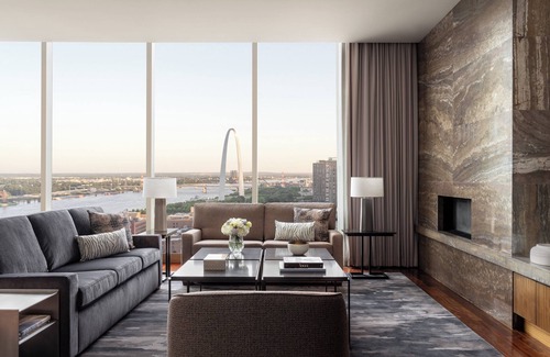 Downtown St. Louis Hotel | Experience Luxury at Four Seasons Hotel St Louis