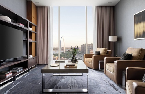 Downtown St. Louis Hotel | Experience Luxury at Four Seasons Hotel St Louis