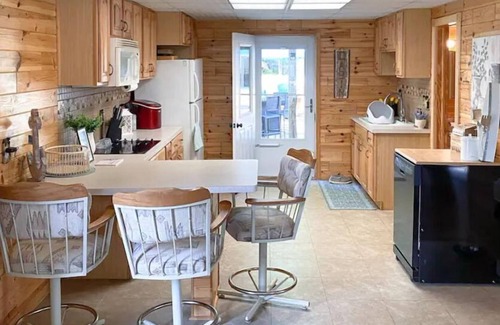 Gladwin House | Unforgettable Four Seasons Retreat with Ocean Views & Spa