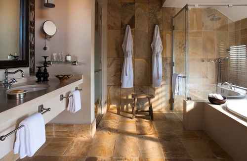 Serengeti National Park Hotel | Unforgettable Four Seasons Safari Lodge Serengeti Experience