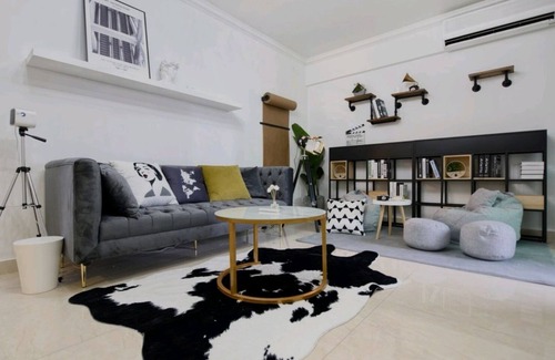Luohu Apartment | Window View Apartment at Four Seasons with Family Amenities