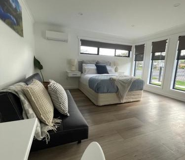 Railton Apartment | Kid-Friendly Four Square Short Stay Accommodation in Railton