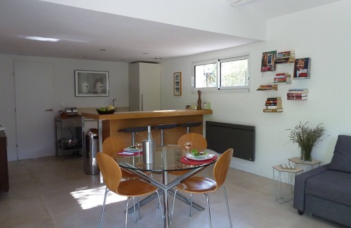 Lorgues Apartment | Relaxing Gite with Private Pool in Scenic Surroundings