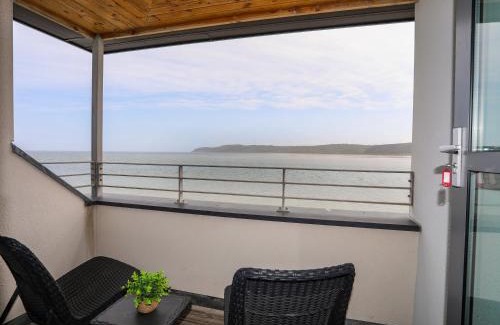 Pentraeth House | Experience Four The Quay: 4-Star Haven for Families & Pets