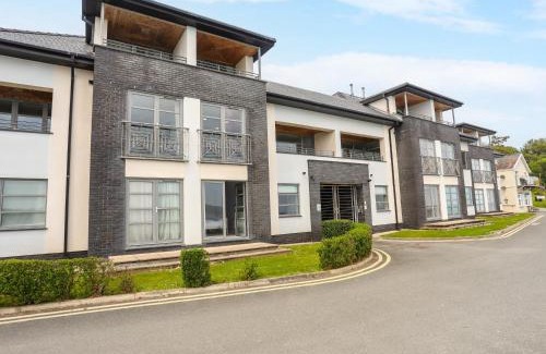 Pentraeth House | Experience Four The Quay: 4-Star Haven for Families & Pets